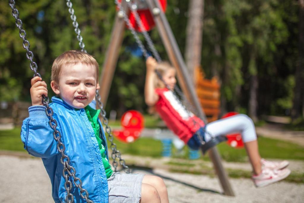 Camping Olympia Aparthotel Dobbiaco Kültér fotó